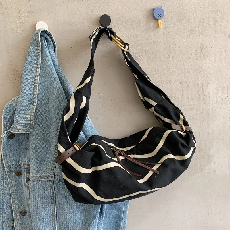 Casual Waist Bags For Women and Men Canvas Crossbody Shoulder Chest Bag Travel Women Fanny Pack Belt Purses Female Bolsos
Casual Waist Bags For Women and Men Canvas Crossbody Shoulder Chest Bag Travel Women Fanny Pack Belt Purses Female Bolsos