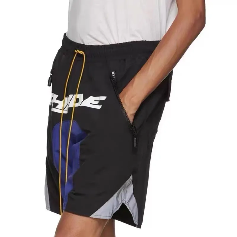 RHUDE shorts real shot spot 20SS stitching reflective color matching logo print drawstring side pocket zipper
RHUDE shorts real shot spot 20SS stitching reflective color matching logo print drawstring side pocket zipper