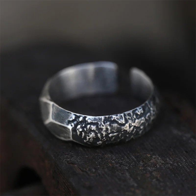 Vintage Fragmented Stones Pattern Ring For Men Index Finger Accessories Personalized Textures Ring 925 Silver Male Jewellrey
Vintage Fragmented Stones Pattern Ring For Men Index Finger Accessories Personalized Textures Ring 925 Silver Male Jewellrey
