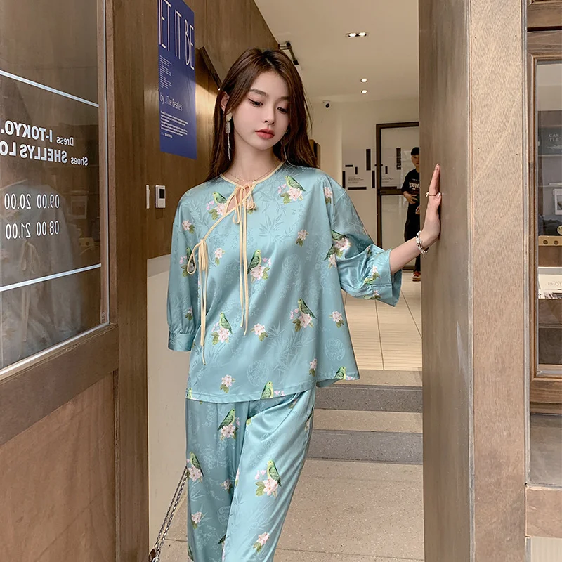 New Chinese Style Pajamas Women's Satin Jacquard Spring/Summer Thin Short Sleeve Pants Two Piece Silk Homewear
New Chinese Style Pajamas Women's Satin Jacquard Spring/Summer Thin Short Sleeve Pants Two Piece Silk Homewear