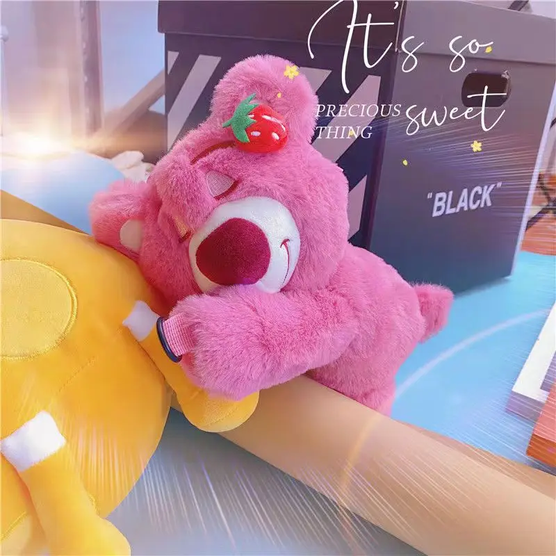Hot Disney Toy Story Cute Lotso Stuffed Plush Toys Backpack Kawaii Anime Figure Strawberry Bear Doll Bag Funny Gift for Kid
Hot Disney Toy Story Cute Lotso Stuffed Plush Toys Backpack Kawaii Anime Figure Strawberry Bear Doll Bag Funny Gift for Kid