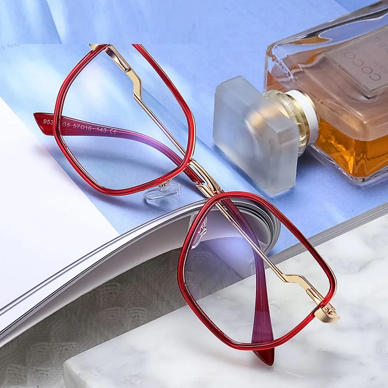 2022 new fashion frame mirror European and American ladies anti-blue light glasses round myopia glasses frame
2022 new fashion frame mirror European and American ladies anti-blue light glasses round myopia glasses frame