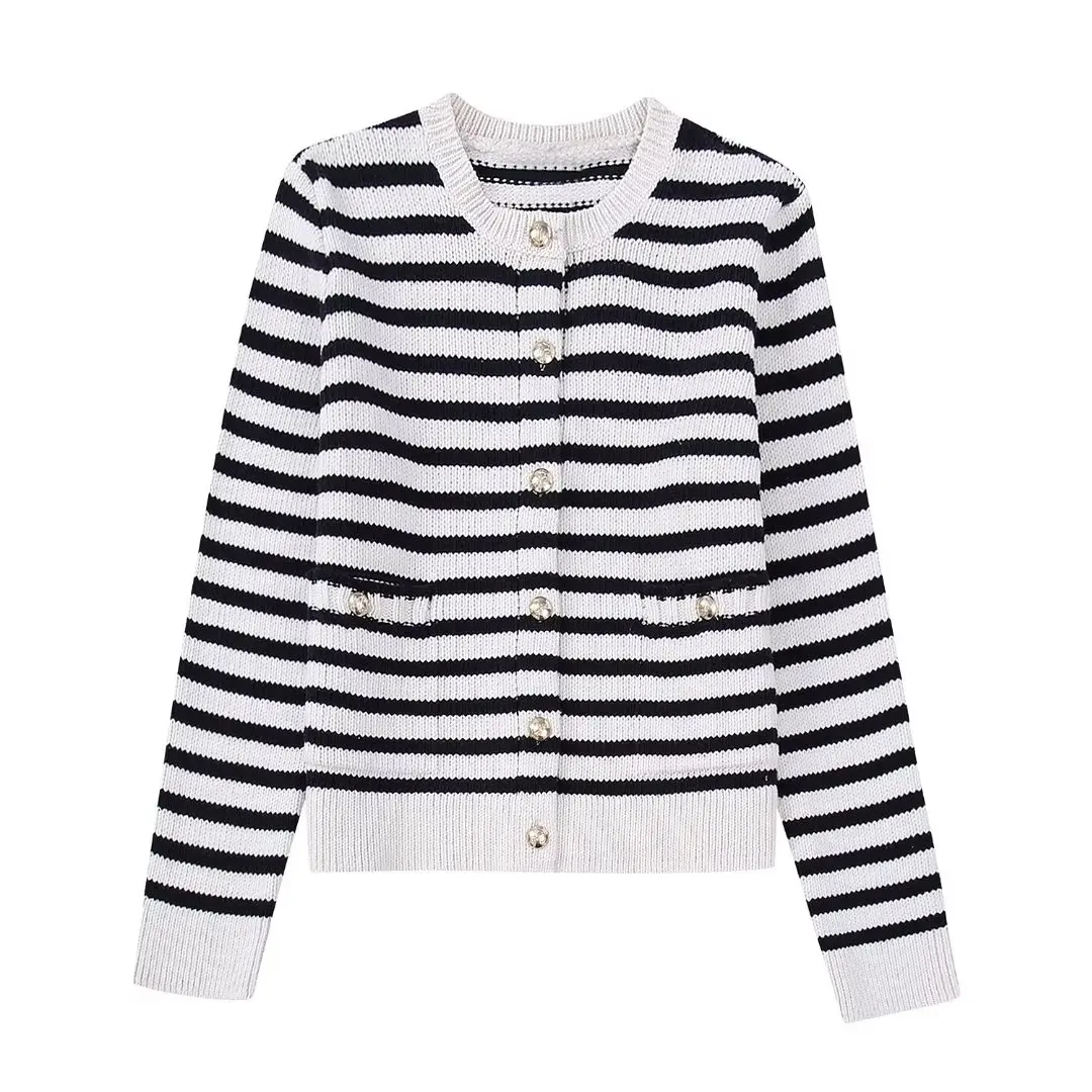 2023 Spring/Summer Women's New European and American Quality Slim Fit Versatile Black and White Striped Sweater Knitted Cardigan
2023 Spring/Summer Women's New European and American Quality Slim Fit Versatile Black and White Striped Sweater Knitted Cardigan