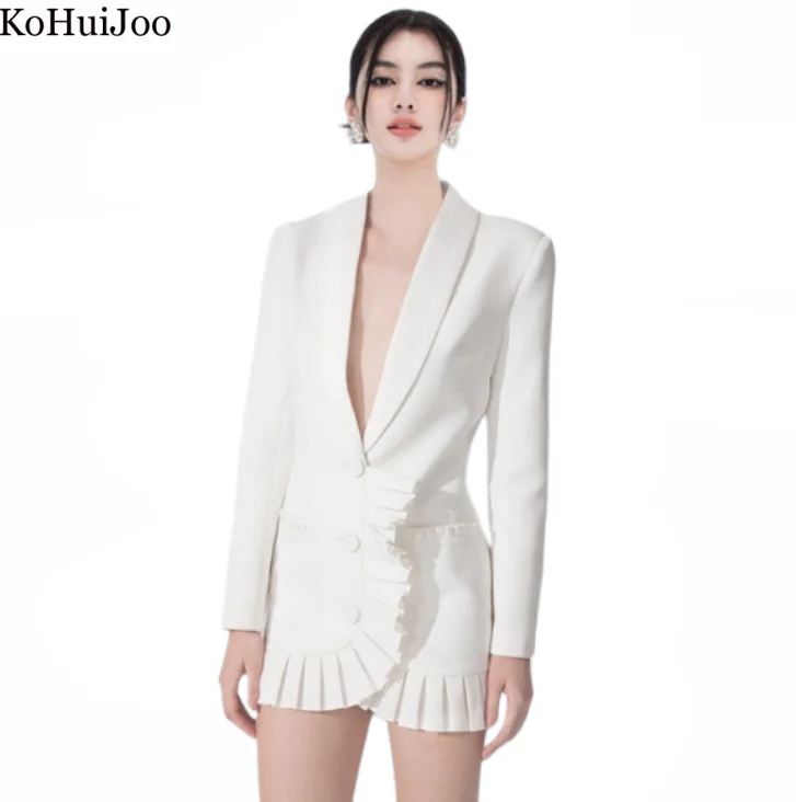 Платье женское однобортное приталенное в складку, с длинным рукавом
Платье женское однобортное приталенное в складку, с длинным рукавом