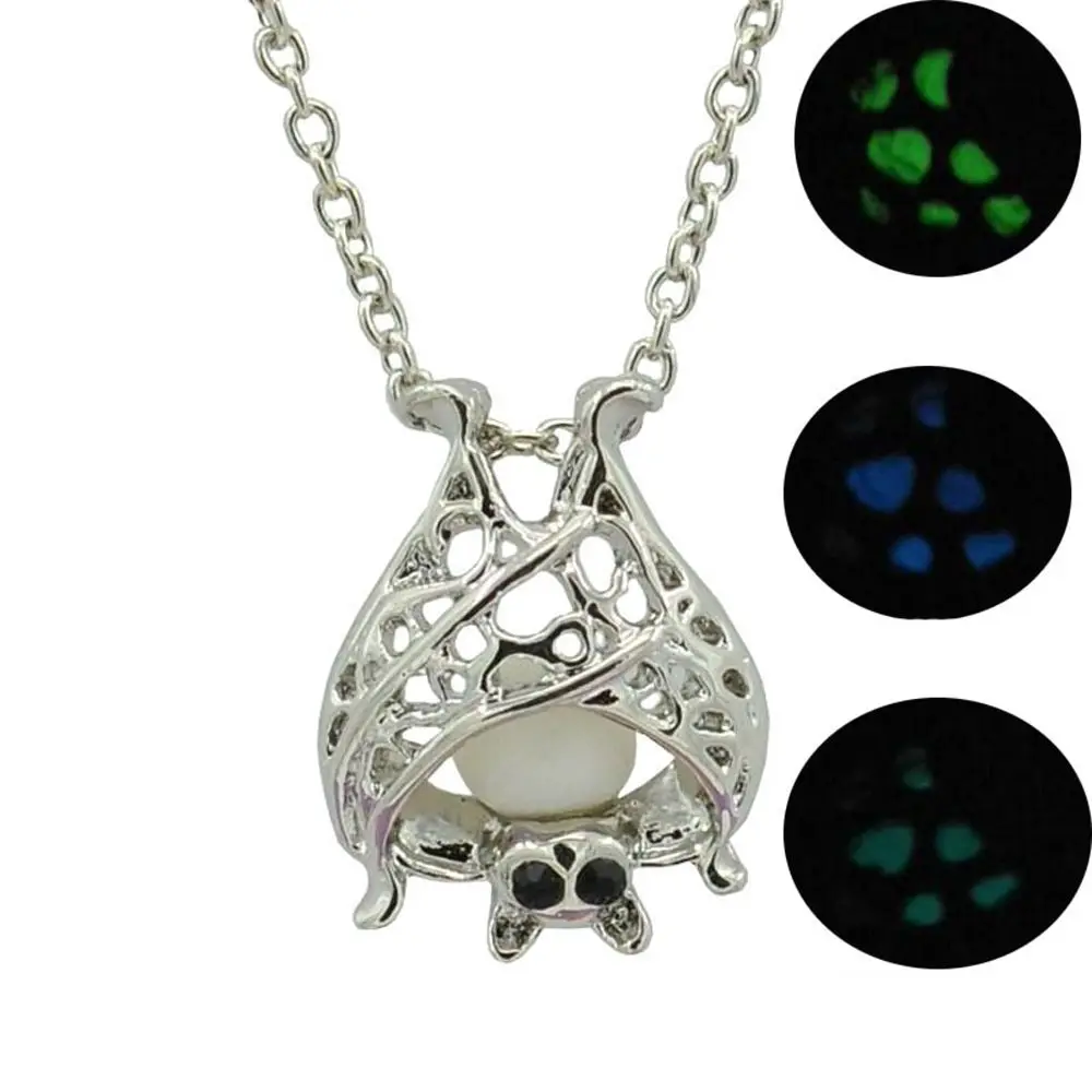 Exquisite Women Luminous Necklace Clavicle Chain Korean Style Necklace Bat Pendant Birthday Gift Fashion Jewelry
Exquisite Women Luminous Necklace Clavicle Chain Korean Style Necklace Bat Pendant Birthday Gift Fashion Jewelry