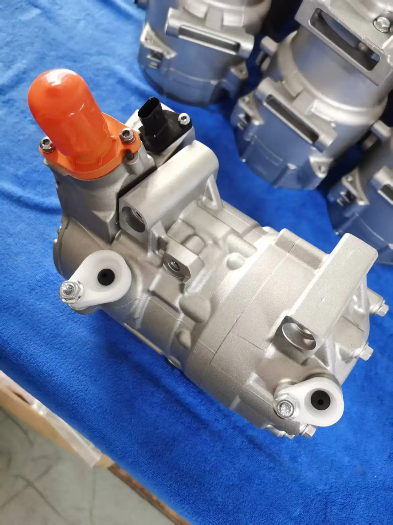 Гибридный электрический компрессор кондиционера переменного тока для Citroen/PEUGEOT 2008 Mk2 208 2019-2025 9840056680 9831370080 9831498480
Гибридный электрический компрессор кондиционера переменного тока для Citroen/PEUGEOT 2008 Mk2 208 2019-2025 9840056680 9831370080 9831498480