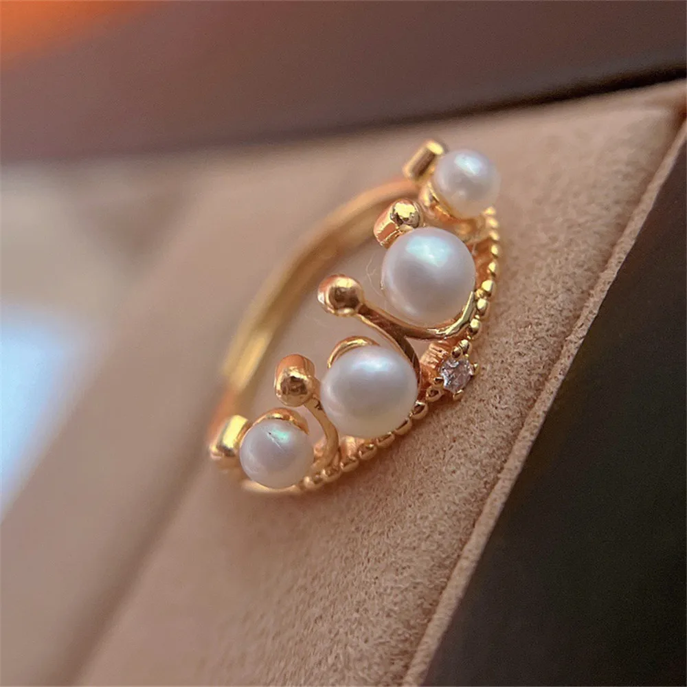 

Crown multi bead ring queen element. Natural high quality freshwater pearls 14k gold injection exclusive new model