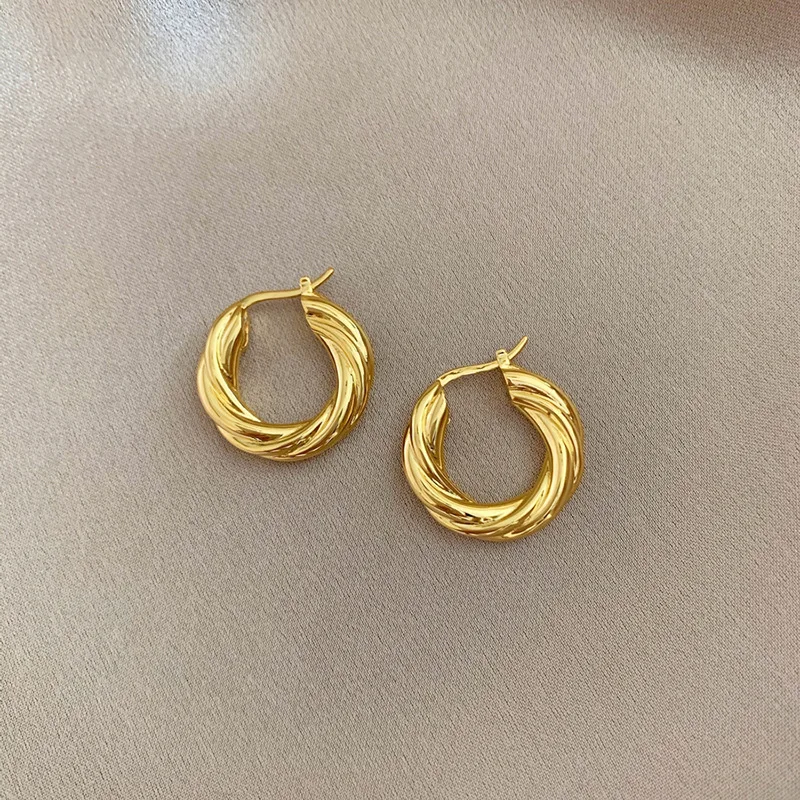 

18K Gold Plated twisted smooth round ring earrings (women's s s 925 silver needle fried dough twist Circle Earrings)