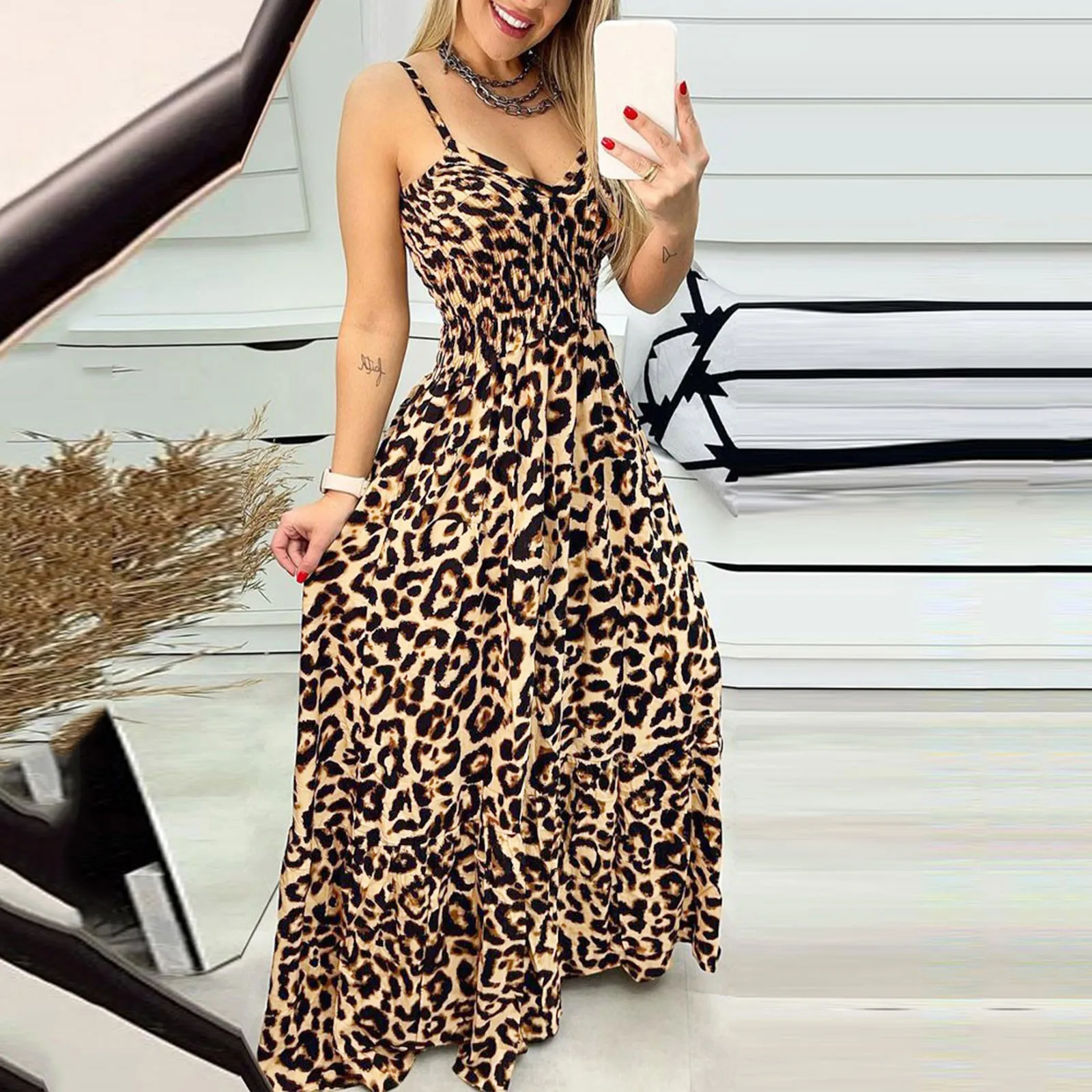 Summer Women's Leopard Printed Backless Long Dress Sexy Elastic High Waist Maxi DressSlim Spaghetti Strap Beach Dresses Robe
Summer Women's Leopard Printed Backless Long Dress Sexy Elastic High Waist Maxi DressSlim Spaghetti Strap Beach Dresses Robe