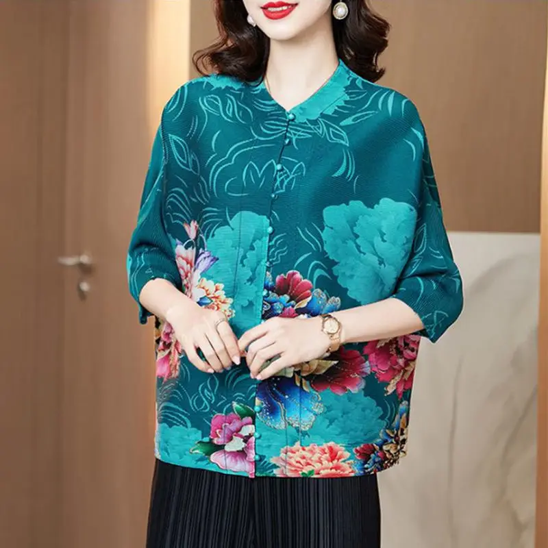 Pleated cardigan t shirt women 2022 single-breasted ethnic retro jacket summer and autumn print three-quarter sleeves t shirt
Pleated cardigan t shirt women 2022 single-breasted ethnic retro jacket summer and autumn print three-quarter sleeves t shirt