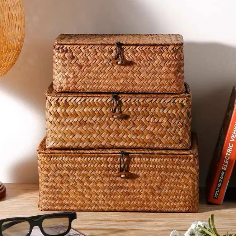 Grass Woven Storage Box Hand Woven Storage Basket Pastoral Japanese Woven Belt Cover Hand Gift Box Miscellaneous Storage Basket
Grass Woven Storage Box Hand Woven Storage Basket Pastoral Japanese Woven Belt Cover Hand Gift Box Miscellaneous Storage Basket