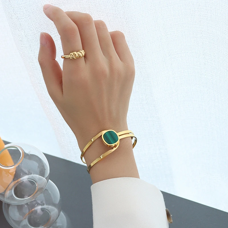 Green Acrylic Inlaid Bracelet Stainless Steel Women's Accessories Temperament Jewelry Shining High Quality Jewelry Wholesale
Green Acrylic Inlaid Bracelet Stainless Steel Women's Accessories Temperament Jewelry Shining High Quality Jewelry Wholesale