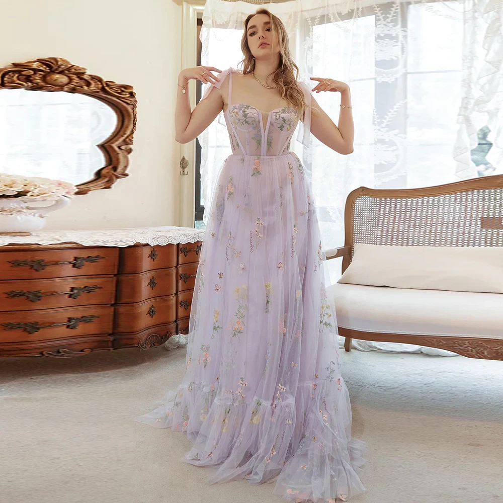 Sexy lavender Tulle Prom Dresses Spaghetti Strap Flowers Party Gowns Sweetheart Evening Dress Floor Length A-Line فساتين السهرة
Sexy lavender Tulle Prom Dresses Spaghetti Strap Flowers Party Gowns Sweetheart Evening Dress Floor Length A-Line فساتين السهرة