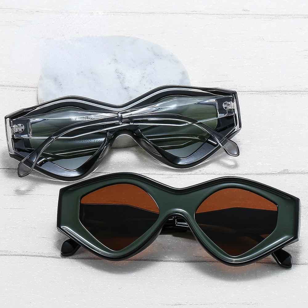 Fashion Men and Women All-match Sunglasses Personality Contrast Color Polygonal Sunglasses PC Small Frame Outdoor Glasses
Fashion Men and Women All-match Sunglasses Personality Contrast Color Polygonal Sunglasses PC Small Frame Outdoor Glasses