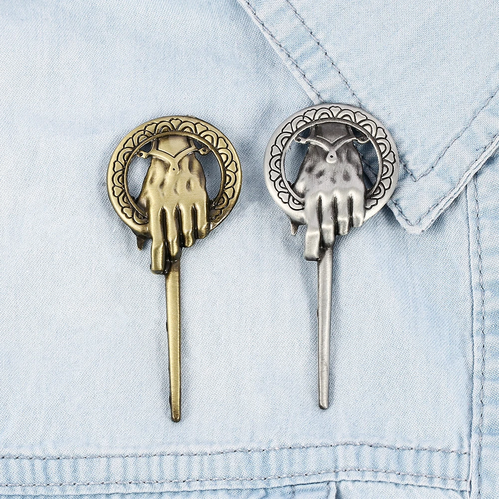 Hand Of The King Lapel Inspired Authentic Prop Pin Badge Brooch Movie Jewelry Clothing Decoration Tabletop Badge Staging
Hand Of The King Lapel Inspired Authentic Prop Pin Badge Brooch Movie Jewelry Clothing Decoration Tabletop Badge Staging