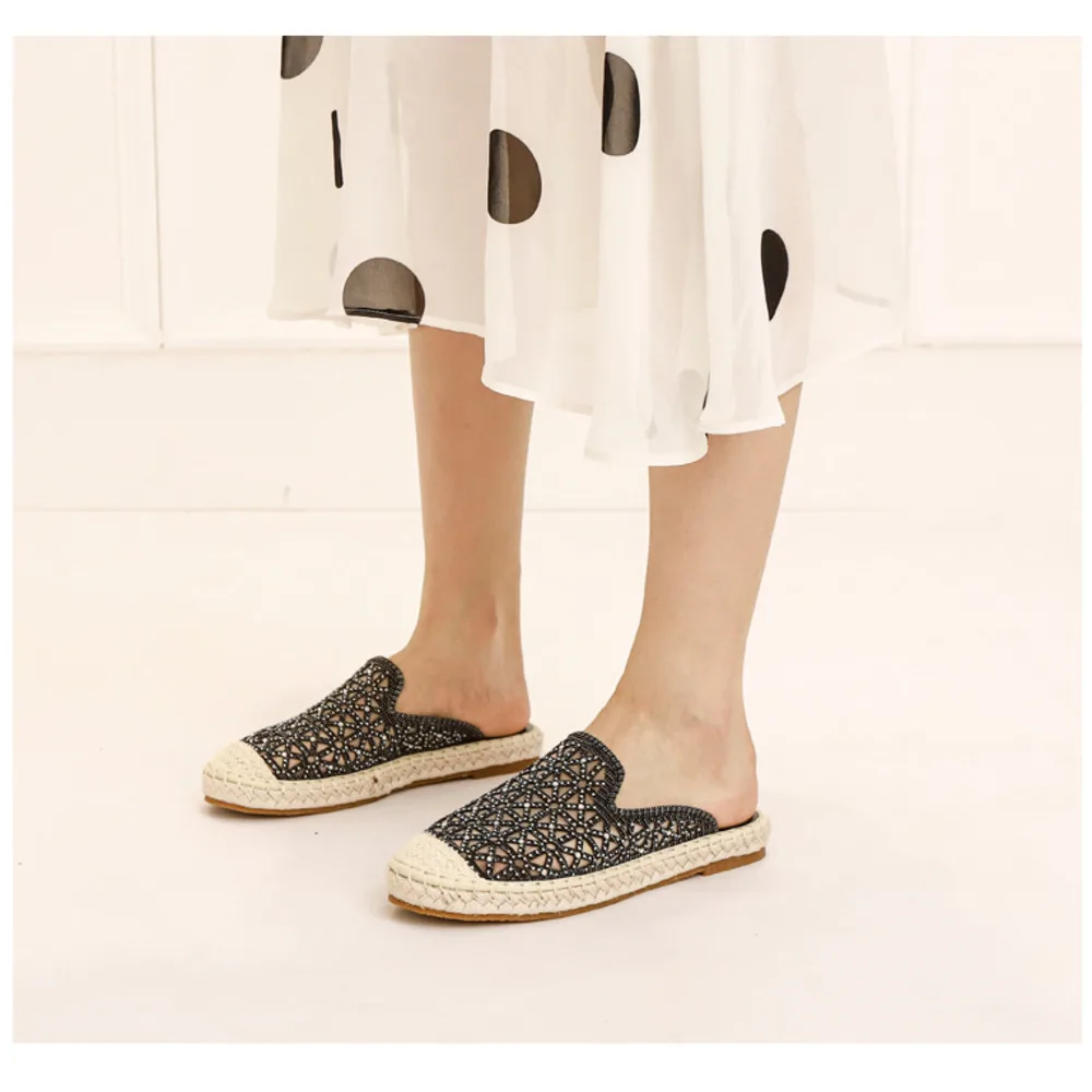 Ladies One Foot Kicking Lazy Shoes 2022 New Summer Sandals Rhinestone Versatile Straw Fisherman's Slippers Women's Lace Shoes
Ladies One Foot Kicking Lazy Shoes 2022 New Summer Sandals Rhinestone Versatile Straw Fisherman's Slippers Women's Lace Shoes