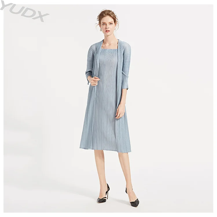 Square Neck Five-quarter Sleeve Dress 2023 Summer New Casual Suit Women's Skirt High Fashion Temperament Miyake Pleated Clothing
Square Neck Five-quarter Sleeve Dress 2023 Summer New Casual Suit Women's Skirt High Fashion Temperament Miyake Pleated Clothing