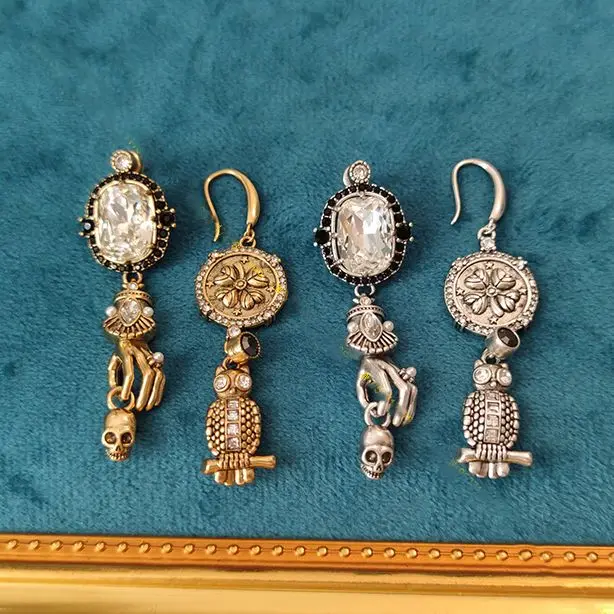 Famous Brand Jewelry Crystal Pendant Gold Silver Exaggerated Luxury Skull Earring Women Designer Halloween Trends Punk Boho Goth
Famous Brand Jewelry Crystal Pendant Gold Silver Exaggerated Luxury Skull Earring Women Designer Halloween Trends Punk Boho Goth