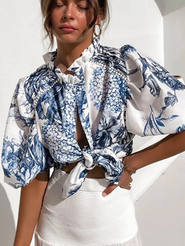 Fashion Ruffle Level Stand Collar Top Shirts Elegant Floral Print Summer Blouse Women Casual Puff Sleeve Lace-up Belt Shirt New
Fashion Ruffle Level Stand Collar Top Shirts Elegant Floral Print Summer Blouse Women Casual Puff Sleeve Lace-up Belt Shirt New