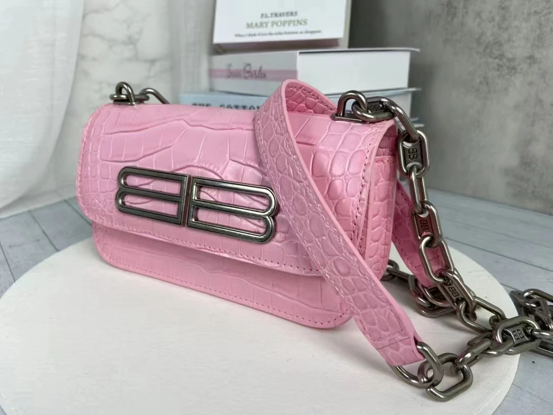 New gossip bag chain bag double B-shaped lock crocodile grammar bag single shoulder diagonal bag leather
New gossip bag chain bag double B-shaped lock crocodile grammar bag single shoulder diagonal bag leather