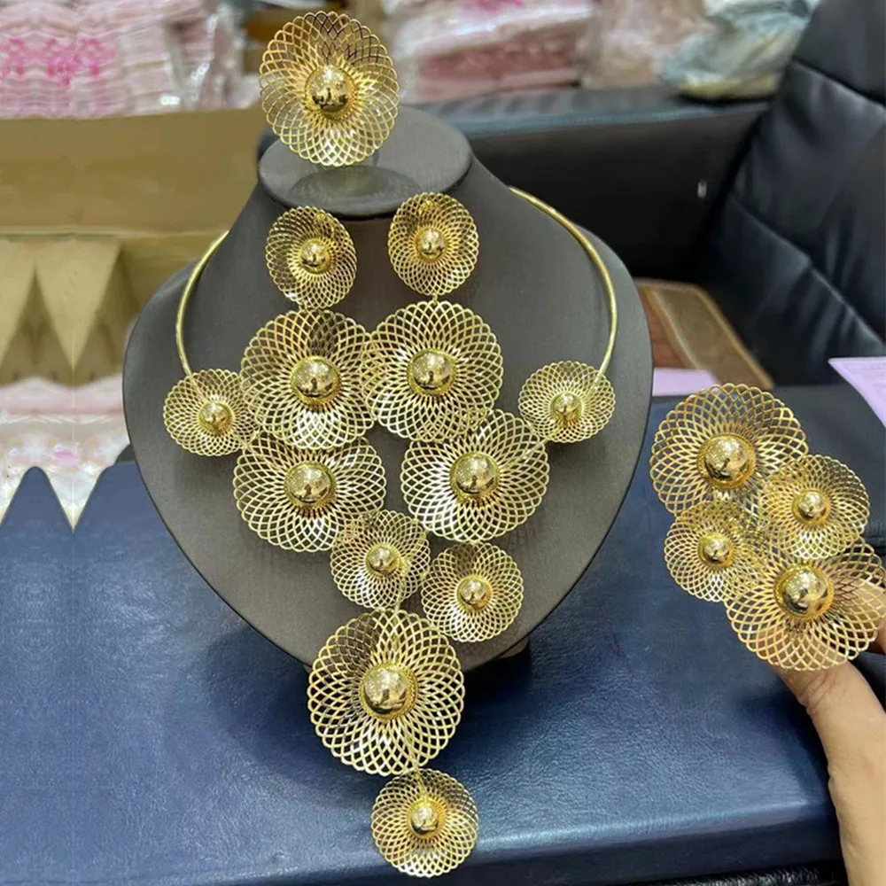 Dubai Weddings Jewelry Sets for Women New Design Necklace Earrings Bracelet Ring for Nigeria African Anniversary Luxury Jewelry
Dubai Weddings Jewelry Sets for Women New Design Necklace Earrings Bracelet Ring for Nigeria African Anniversary Luxury Jewelry