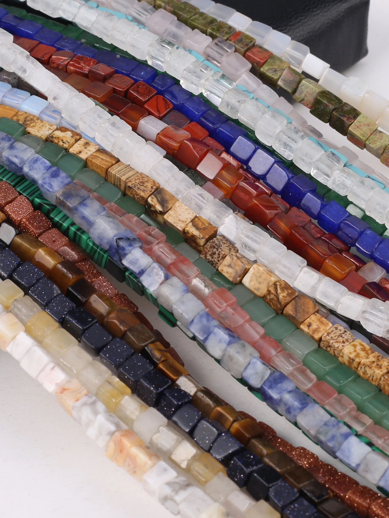 Natural Stone Beads Malachite/Agates DIY Small Beads Charms For Jewelry Making DIY Necklace Bracelet Earrings Accessory 4x4
Natural Stone Beads Malachite/Agates DIY Small Beads Charms For Jewelry Making DIY Necklace Bracelet Earrings Accessory 4x4