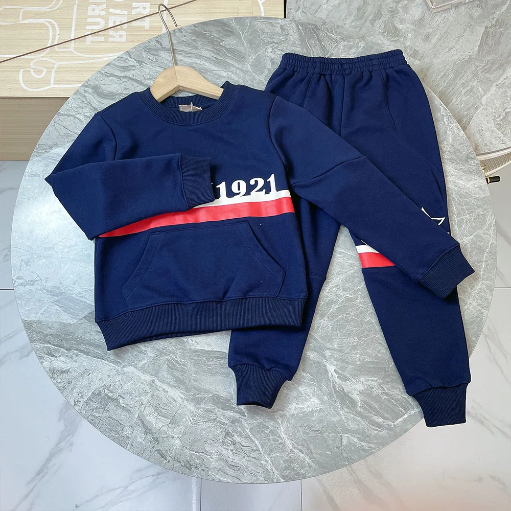 High end children's clothing men's autumn suit 2022 new boys' long sleeved sweater + casual pants two-piece children's clothing 
High end children's clothing men's autumn suit 2022 new boys' long sleeved sweater + casual pants two-piece children's clothing