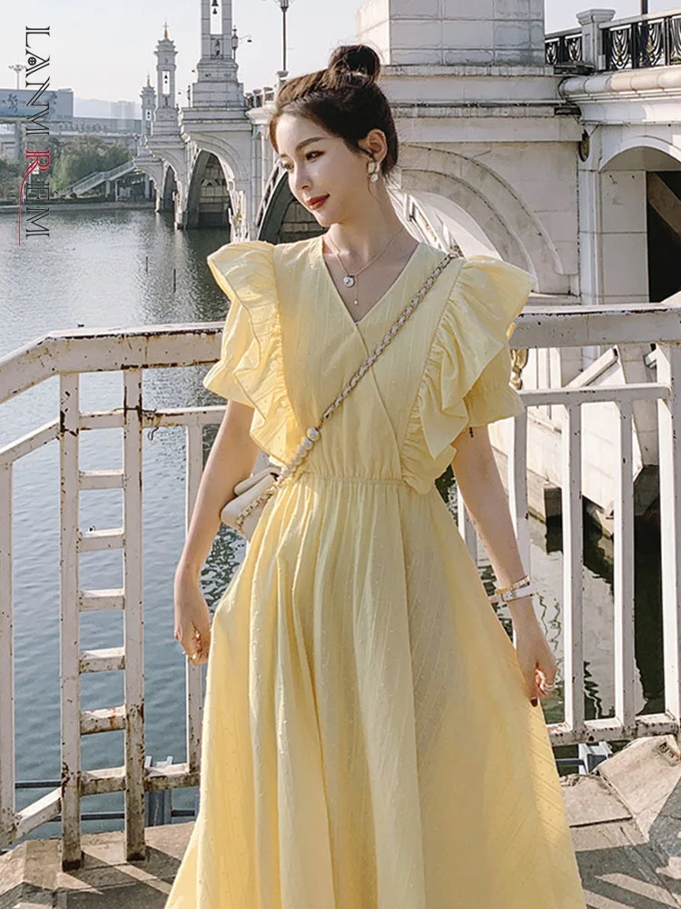 LANMREM Ruffles Summer Dress V Neck Short Puff Sleeves Solid Color Long Length Female 2022 Summer New Fashion Clothing 2R2196 
LANMREM Ruffles Summer Dress V Neck Short Puff Sleeves Solid Color Long Length Female 2022 Summer New Fashion Clothing 2R2196