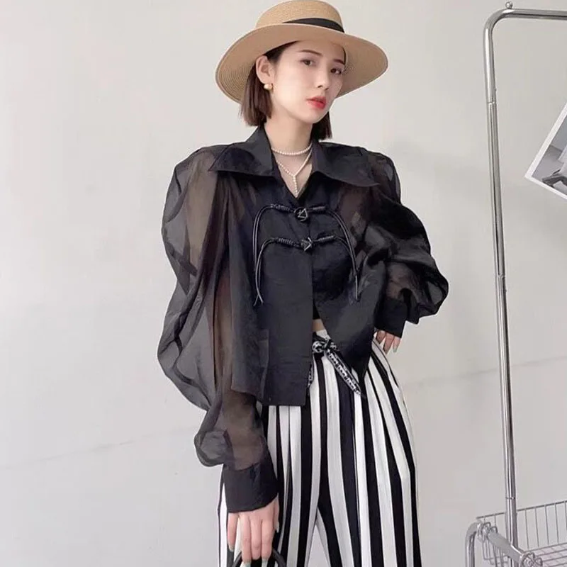 Short Shirt Women Chinese Wind Disc Buckle Sunscreen Coat Female Summer Loose Thin Cardigan Tops Fashion Solid Color Blouse
Short Shirt Women Chinese Wind Disc Buckle Sunscreen Coat Female Summer Loose Thin Cardigan Tops Fashion Solid Color Blouse