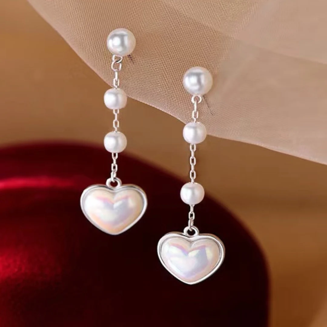 High Quality Heart-Shaped Dangle Earring, Love Pearl Pendant, Light Luxury Jewelry Suitable for Girls to Wear as Holiday Gifts 
High Quality Heart-Shaped Dangle Earring, Love Pearl Pendant, Light Luxury Jewelry Suitable for Girls to Wear as Holiday Gifts