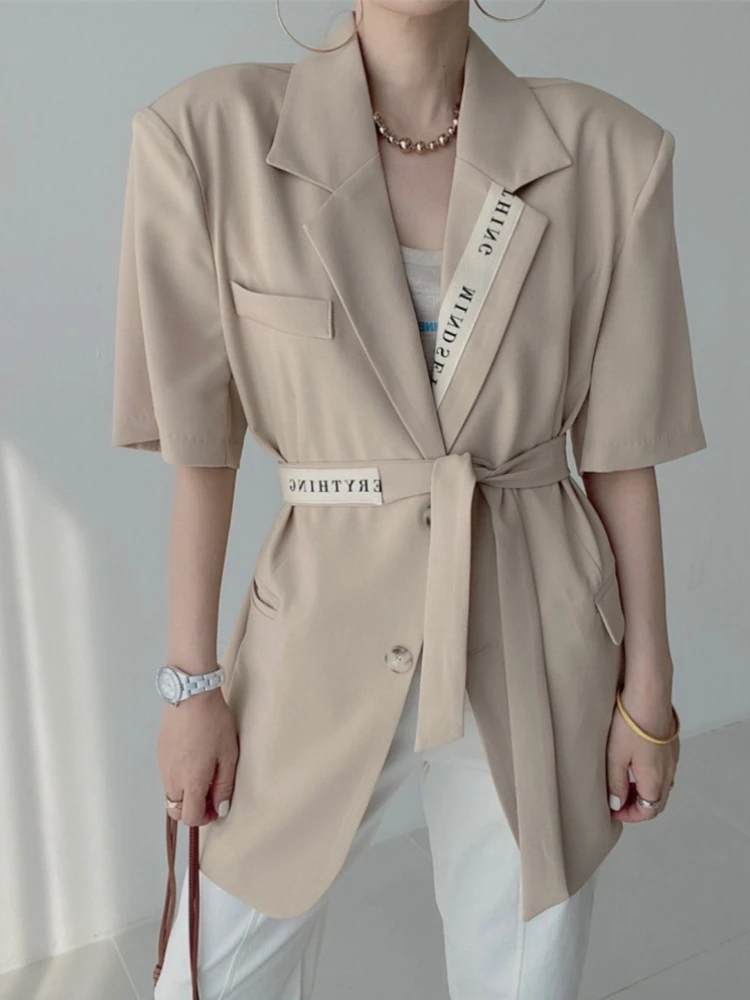 Summer New Chic Women Letter Blazer With Belt Office Ladies Elegant Short Sleeve Jackets Casual Outerwear
Summer New Chic Women Letter Blazer With Belt Office Ladies Elegant Short Sleeve Jackets Casual Outerwear