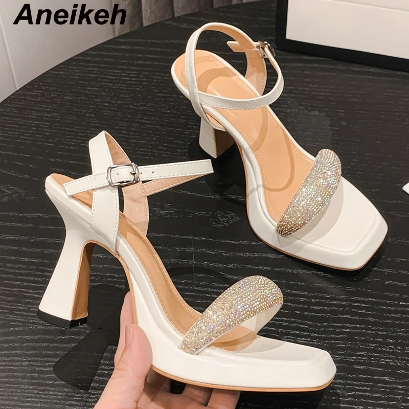 Модные блестящие женские туфли Aneikeh на платформе с открытым носком и узким ремешком на щиколотке, женские туфли на высоком каблуке, Размеры 35-40 
Модные блестящие женские туфли Aneikeh на платформе с открытым носком и узким ремешком на щиколотке, женские туфли на высоком каблуке, Размеры 35-40