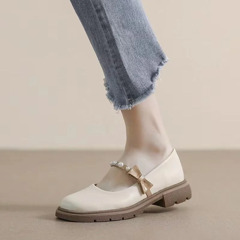 Woman Spring Low Heels Pearls Mary Janes Shoes Patent Leather String Bead Platform Black Thick Sole Lolita
Woman Spring Low Heels Pearls Mary Janes Shoes Patent Leather String Bead Platform Black Thick Sole Lolita