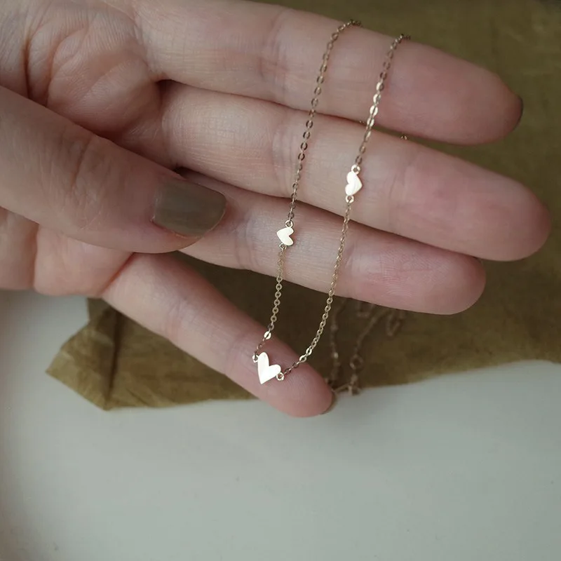 Ожерелье женское из серебра 100% пробы с маленьким сердцем
Ожерелье женское из серебра 100% пробы с маленьким сердцем