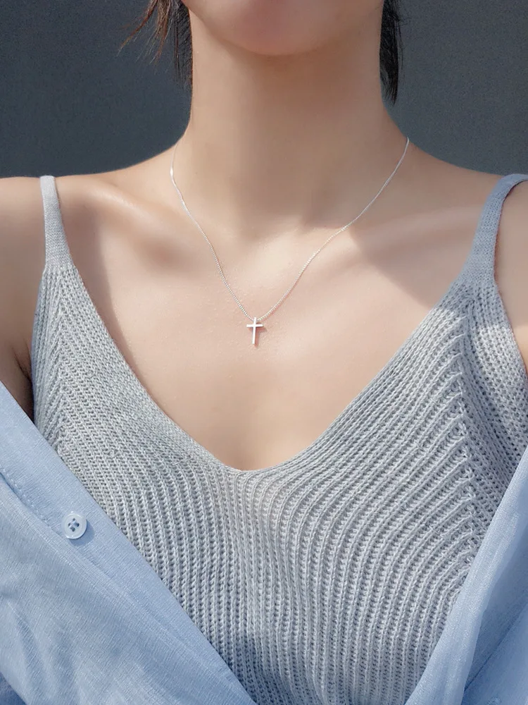 Cross cool girl simple pendant S925 Sterling Silver Necklace collarbone chain student Japan and Korea versatile female
Cross cool girl simple pendant S925 Sterling Silver Necklace collarbone chain student Japan and Korea versatile female