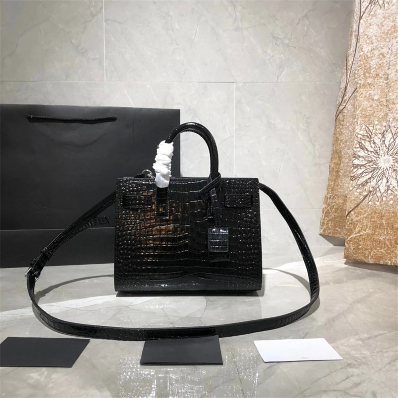 Classic luxury ladies handbag messenger bag crocodile grain leather shoulder chain briefcase female growth square handbag
Classic luxury ladies handbag messenger bag crocodile grain leather shoulder chain briefcase female growth square handbag