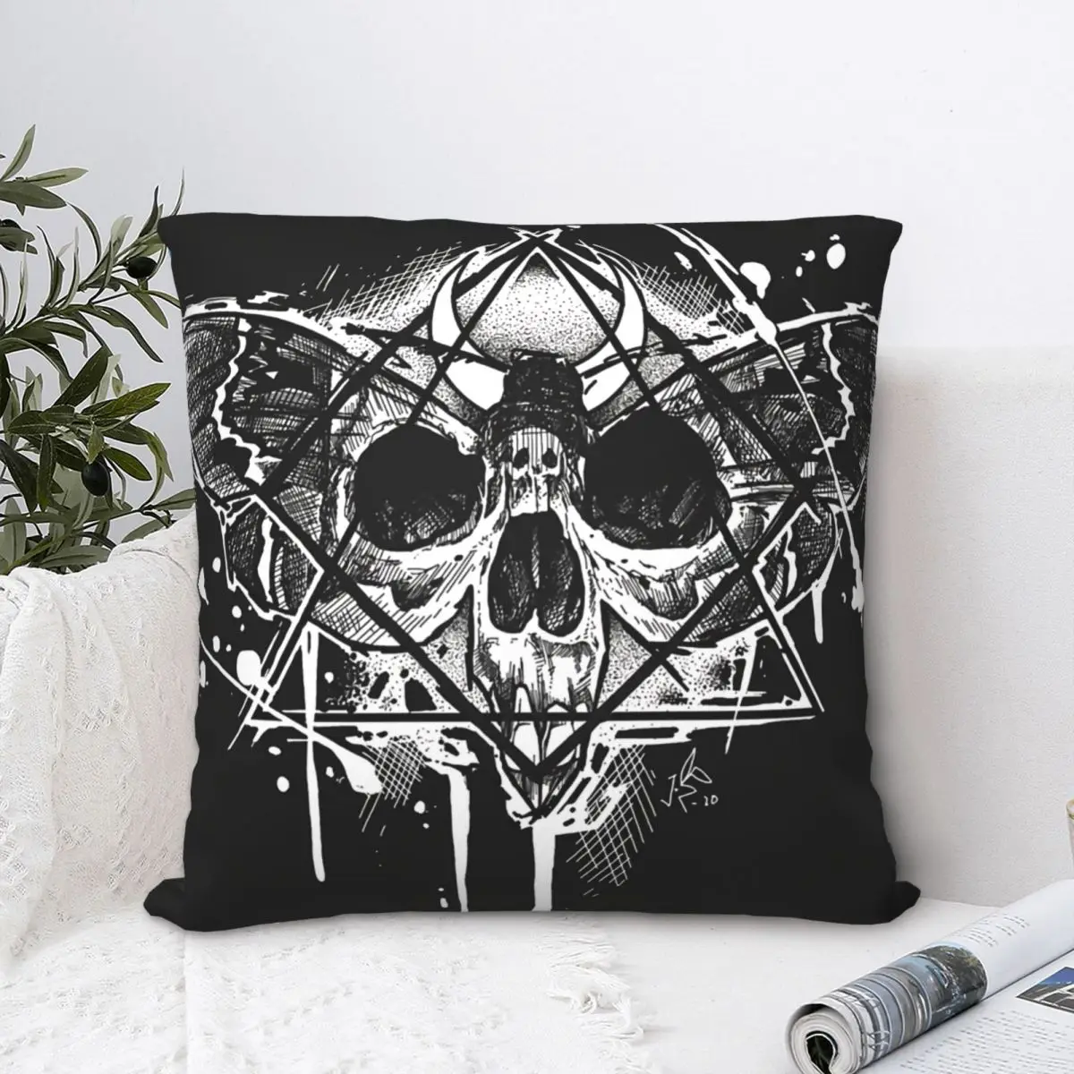 Dark Goth Death Moth Skull On Black Throw Pillow Case Backpack Coussin Covers DIY Printed Kawaii For Chair Decor
Dark Goth Death Moth Skull On Black Throw Pillow Case Backpack Coussin Covers DIY Printed Kawaii For Chair Decor