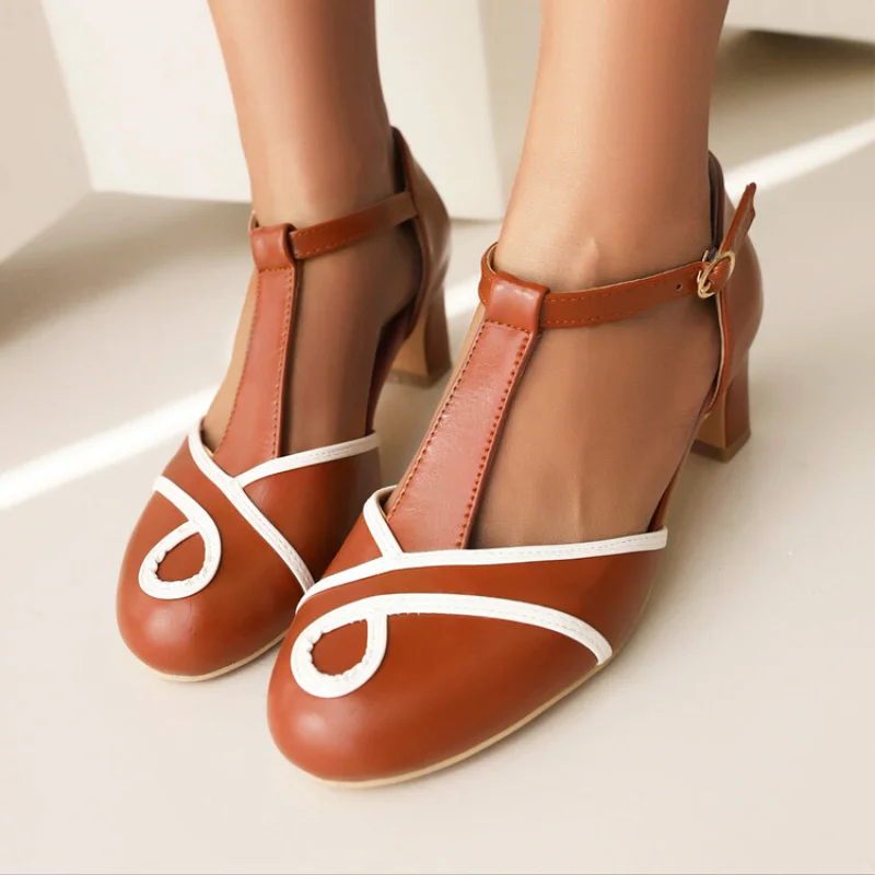 summer new pattern fashion high-heeled women's sandals Color matching T-shaped buckle leisure time Square heel women sandals
summer new pattern fashion high-heeled women's sandals Color matching T-shaped buckle leisure time Square heel women sandals