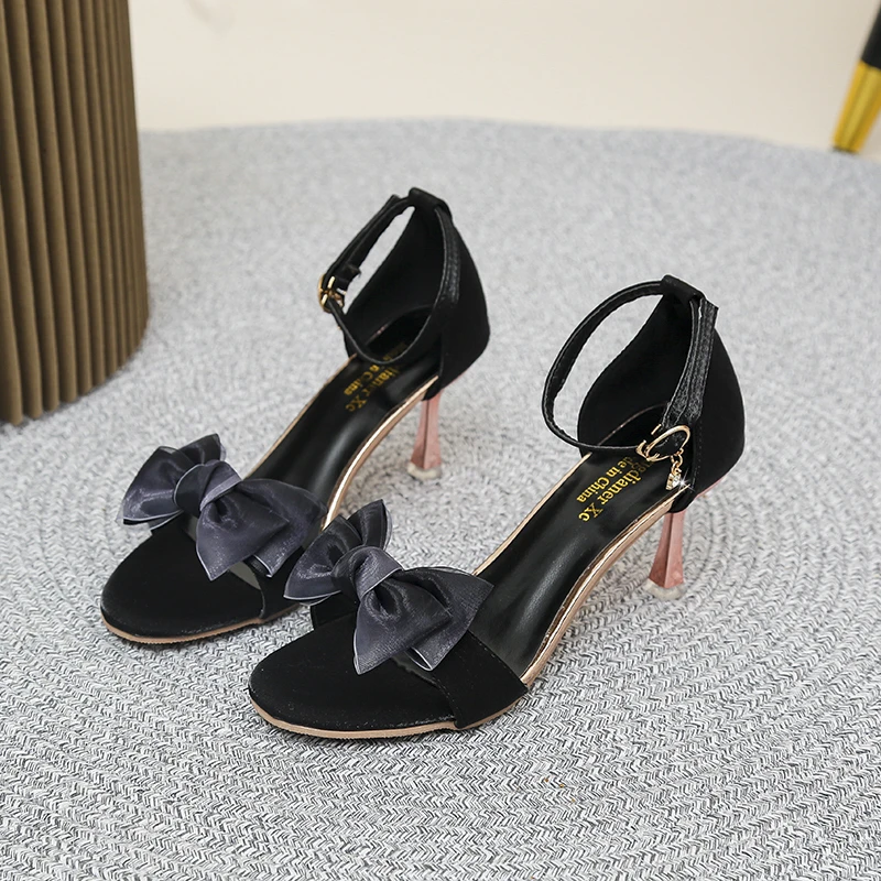 2022 Women 7cm High Heels Flock Stripper Sandals Female Fetish Strappy Red Shoes Lady Valentine Green Summer Classic Sexy Pumps
2022 Women 7cm High Heels Flock Stripper Sandals Female Fetish Strappy Red Shoes Lady Valentine Green Summer Classic Sexy Pumps