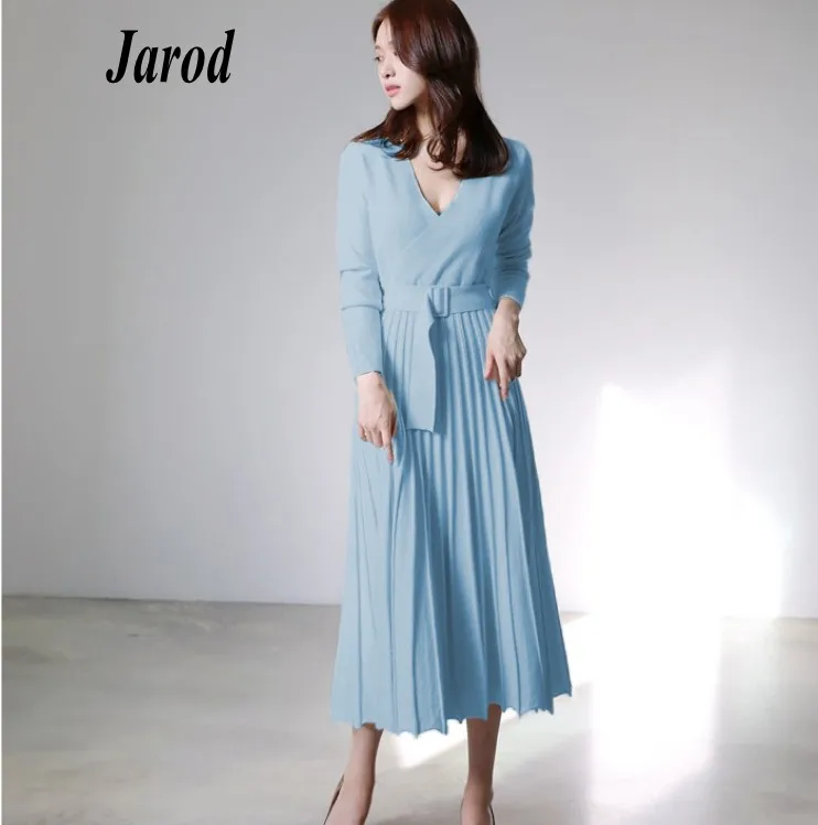 Fashion Women Sweater Knitting Dress 2018 Autumn Winter solid color Sexy V-Neck Long Sleeve Knitted Casual Pleated Dress
Fashion Women Sweater Knitting Dress 2018 Autumn Winter solid color Sexy V-Neck Long Sleeve Knitted Casual Pleated Dress