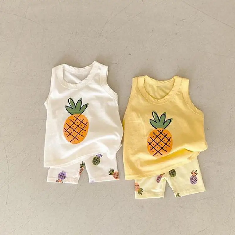 2022 Kid Summer New Arrival Sports Set Boy Fashion Pineapple Print Sleeveless T-shirt + Solid Soft Loose Cotton Shorts Suit
2022 Kid Summer New Arrival Sports Set Boy Fashion Pineapple Print Sleeveless T-shirt + Solid Soft Loose Cotton Shorts Suit