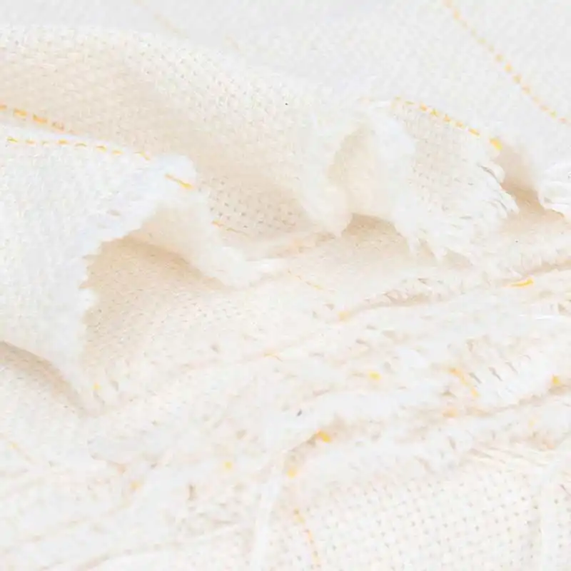 Кружевная ткань, монах около 39,8x114,2 дюйма, исходная линия, прочные материалы широко используются в ворсовой ткани ковров
Кружевная ткань, монах около 39,8x114,2 дюйма, исходная линия, прочные материалы широко используются в ворсовой ткани ковров