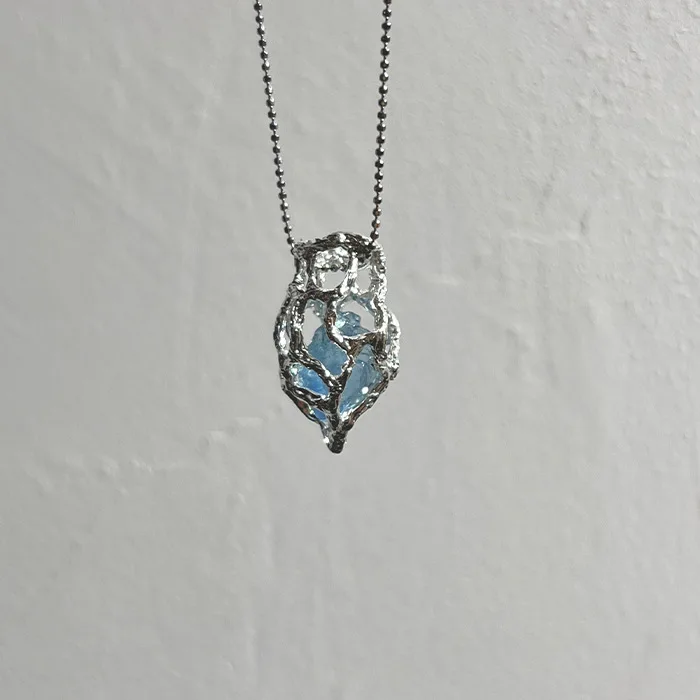 Heart blue ice pendant, sea blue treasure necklace, Female Minority temperament, light luxury, high sense, collarbone chain
Heart blue ice pendant, sea blue treasure necklace, Female Minority temperament, light luxury, high sense, collarbone chain