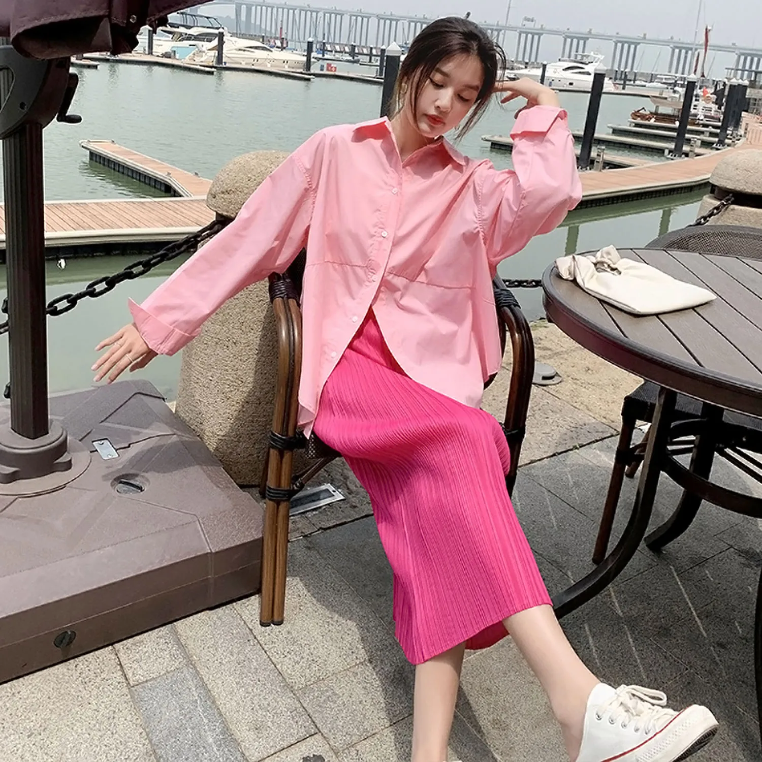Spring Solid Women Shirt Loose French Split Skirt Women Summer Casual All-match Mid-length High Waist Rose Red Pleated Skirt
Spring Solid Women Shirt Loose French Split Skirt Women Summer Casual All-match Mid-length High Waist Rose Red Pleated Skirt