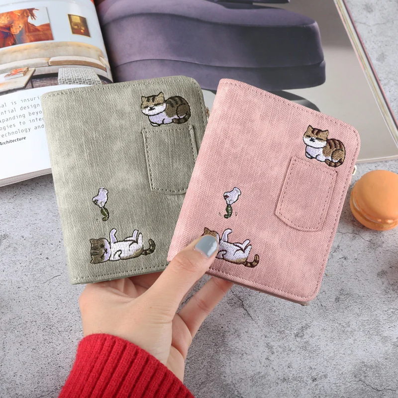 Embroidery Cat Women Short Wallet Zipper Coin Purse Short Women's Wallet Kawaii Mini Cards Holder Clutch for Girl Carteras Mujer
Embroidery Cat Women Short Wallet Zipper Coin Purse Short Women's Wallet Kawaii Mini Cards Holder Clutch for Girl Carteras Mujer