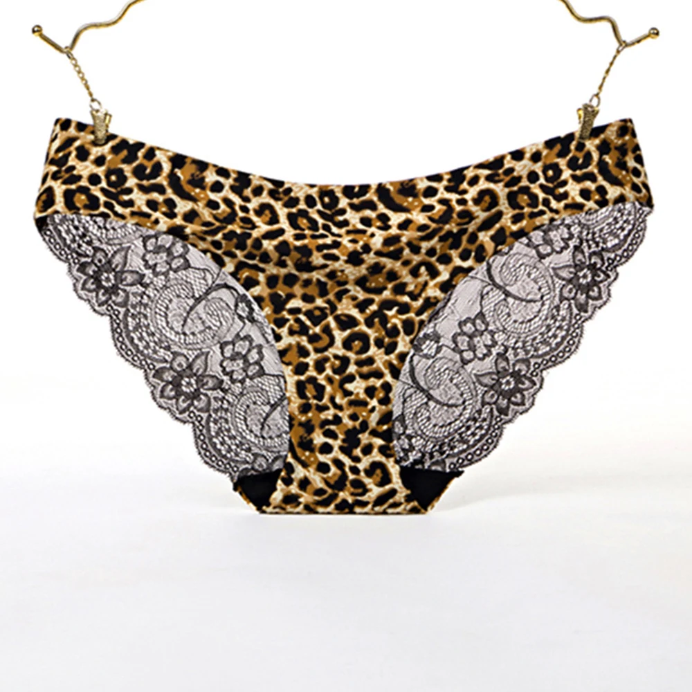Women's Invisible Underwear Women Ice Silk Print Seamless Panties Sexy Lace Thong Low Waist Briefs Intimate Lingeries A50
Women's Invisible Underwear Women Ice Silk Print Seamless Panties Sexy Lace Thong Low Waist Briefs Intimate Lingeries A50