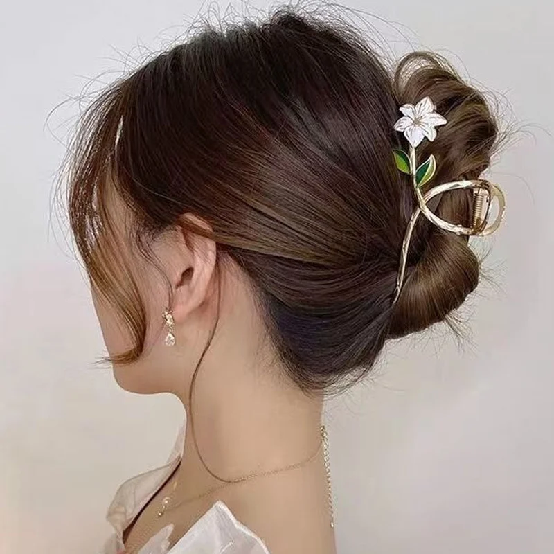 Korean Metal Hair Claw for Women Girls Elegant Flowers Hair Clips Summer Fashion Hair Clips Headwear Hair Accessories 2022 New
Korean Metal Hair Claw for Women Girls Elegant Flowers Hair Clips Summer Fashion Hair Clips Headwear Hair Accessories 2022 New