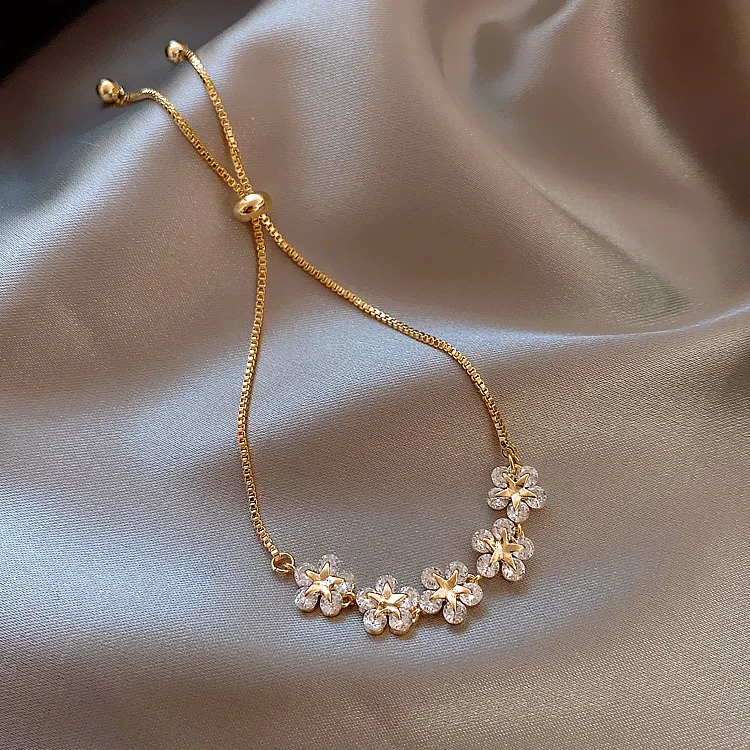 South Korea Zircon Flower Bracelet Women's Bracelet Student Girlfriends Ins Bracelet Design Personality Ornament
South Korea Zircon Flower Bracelet Women's Bracelet Student Girlfriends Ins Bracelet Design Personality Ornament