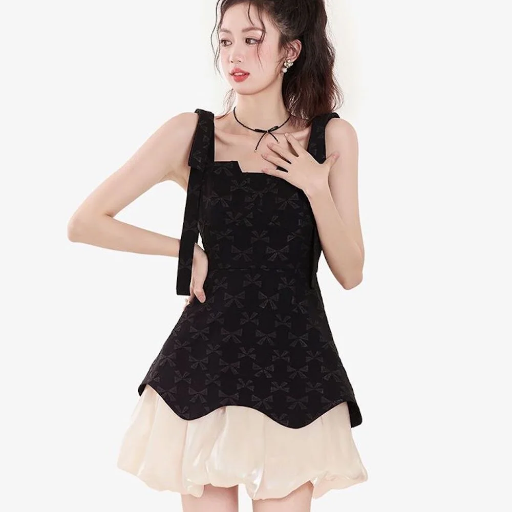 2023 New Summer Sweet Short Skirt Black Bow Print Fake Two-Piece Suspender Dress Female Slimming
2023 New Summer Sweet Short Skirt Black Bow Print Fake Two-Piece Suspender Dress Female Slimming