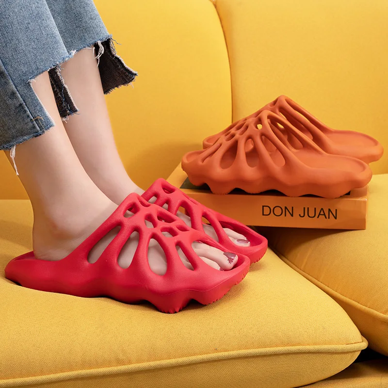 Hot Summer New Personality Bubble Fashion Slippers Home Massage Bottom for Men and Women's Sandals 2022 Women's Flip Flops
Hot Summer New Personality Bubble Fashion Slippers Home Massage Bottom for Men and Women's Sandals 2022 Women's Flip Flops